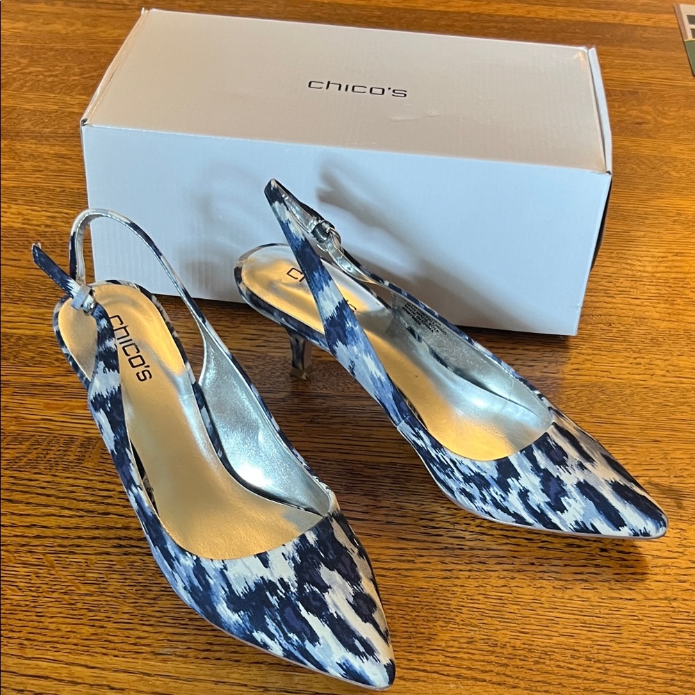Chico's Navy and White Fabric Patterned Slingback Kitten Heels
